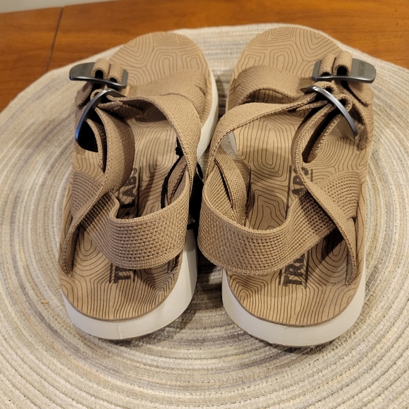 👡EUC~ TREAD LABS SALINA'S Walking Sandals - Picture 3 of 5